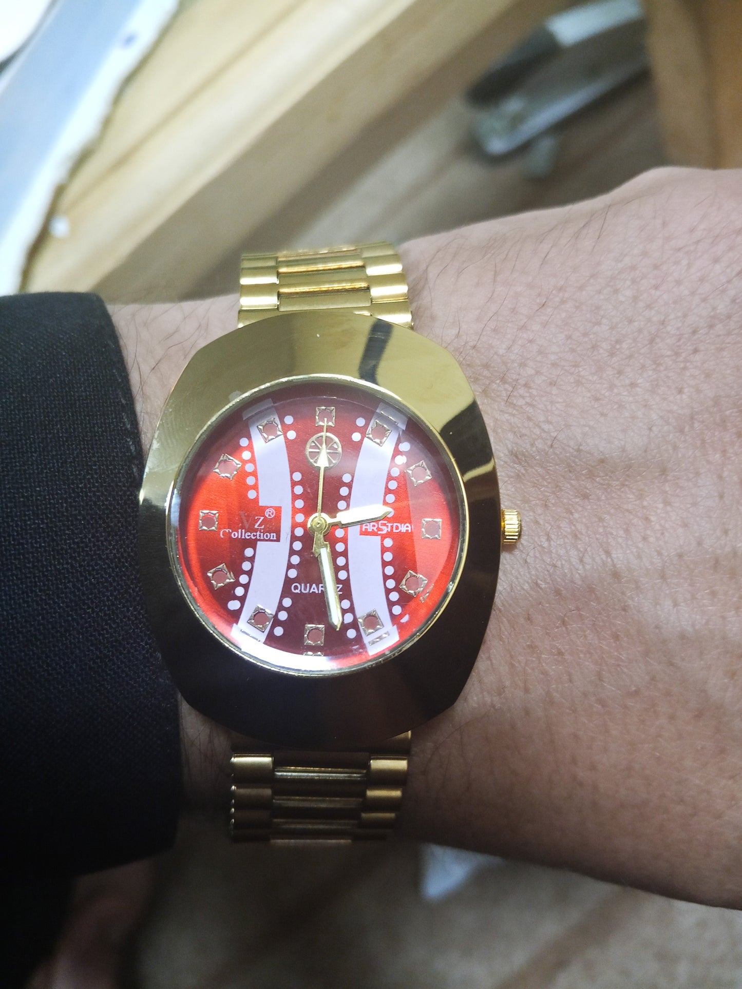 Premium Gold watch for business men