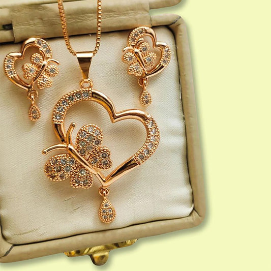 Broken Heart Pendant Necklace Diamonds Pendants golden selvar Twist Chain