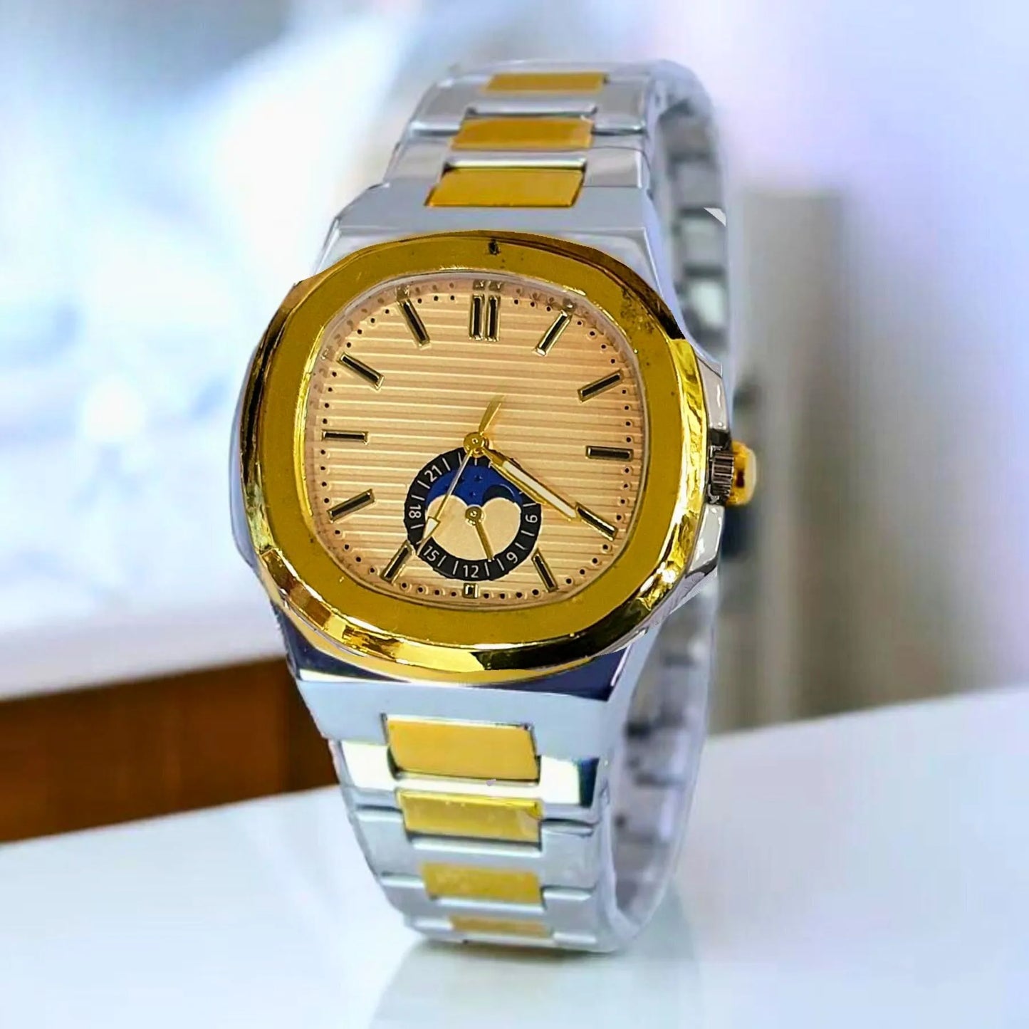 Luxury Men Watch Quartz Movement Clourful Stainless Steel Chain Watches