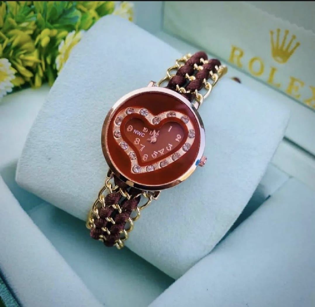 New Arrival 2026 Black Bracelet Watch Heart Shape For Girl-Woman